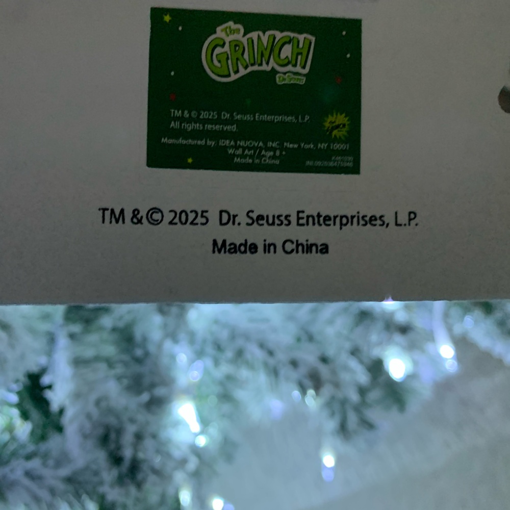 SOLD🚫The Grinch Holiday Decor for Wall or Table - Picture 9 of 11
